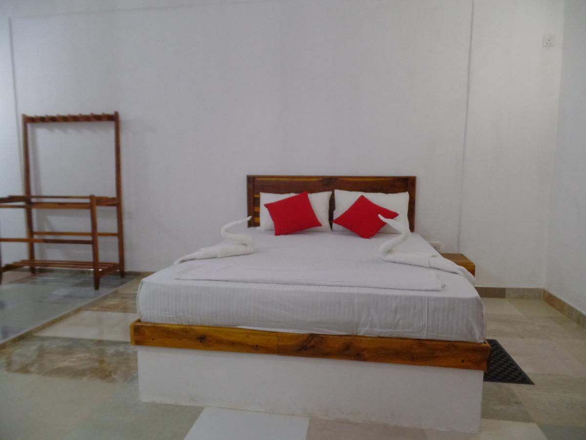 Amaya River Side Homestay Сигирия Экстерьер фото