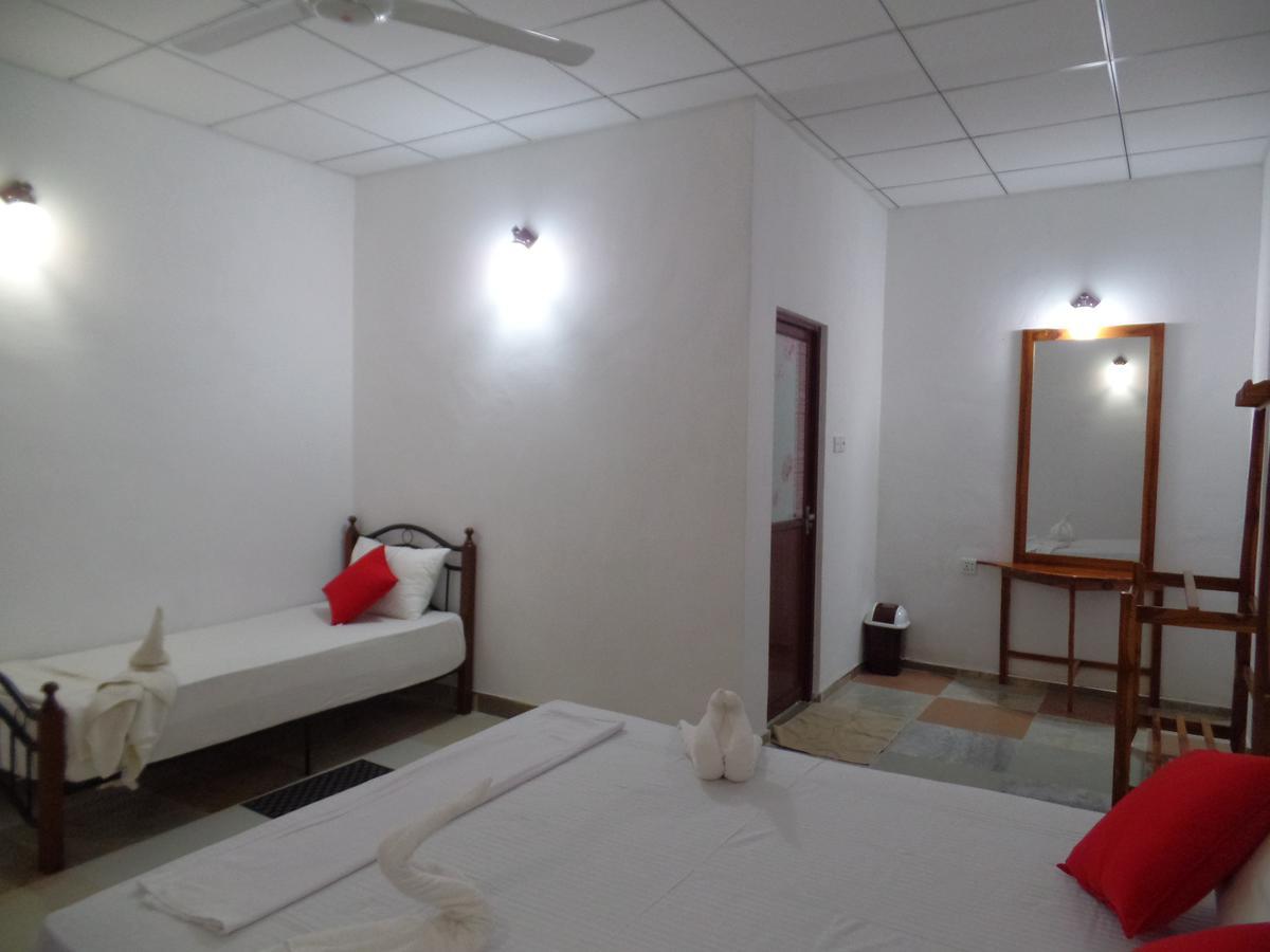 Amaya River Side Homestay Сигирия Экстерьер фото