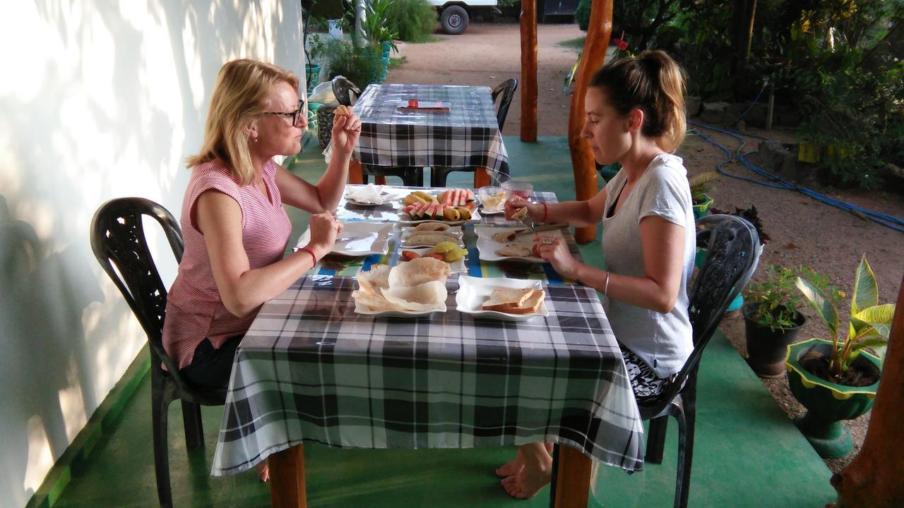 Amaya River Side Homestay Сигирия Экстерьер фото