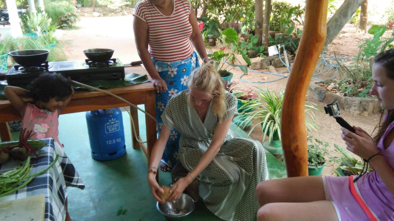 Amaya River Side Homestay Сигирия Экстерьер фото