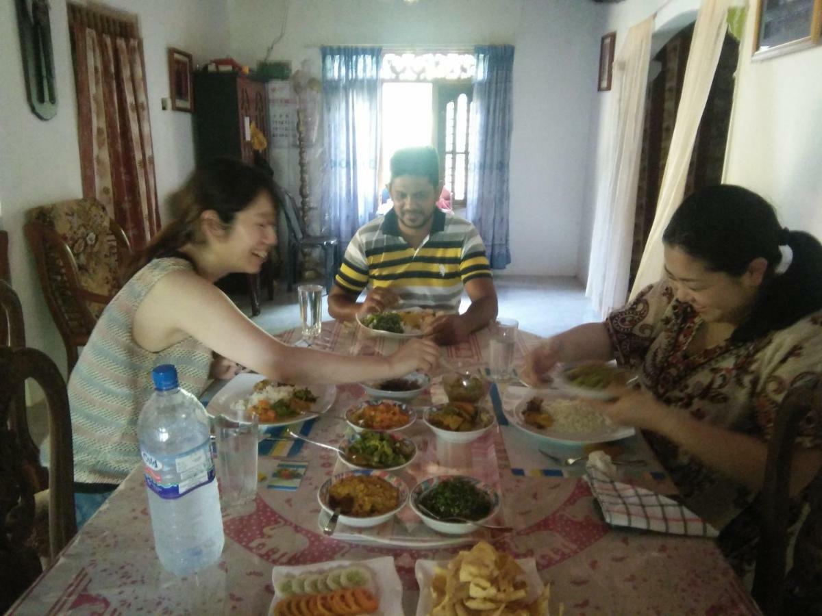 Amaya River Side Homestay Сигирия Экстерьер фото